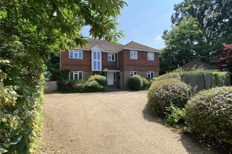The Mount, Weybridge, KT13 6 bed detached house for sale