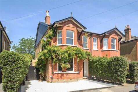 5 bedroom semi-detached house for sale