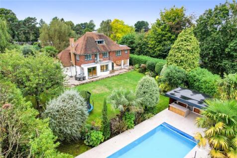 Silverdale Avenue, Ashley Park, KT12 6 bed detached house for sale