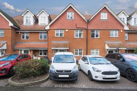 4 bedroom terraced house for sale