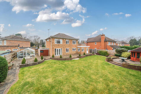 Dashwood Close, West Byfleet, KT14 4 bed detached house for sale