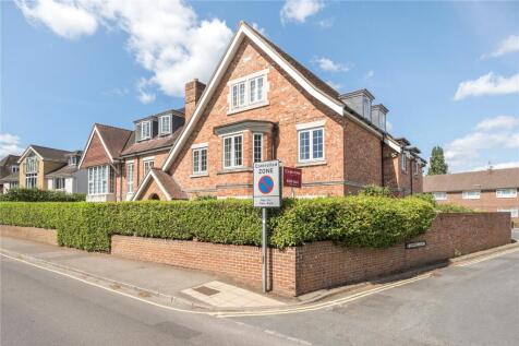 Camphill Road, West Byfleet, KT14 2 bed apartment for sale