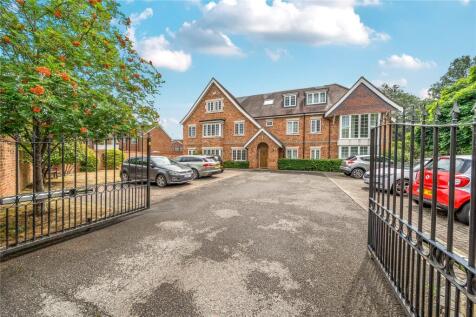 Camphill Road, West Byfleet, KT14 2 bed apartment for sale