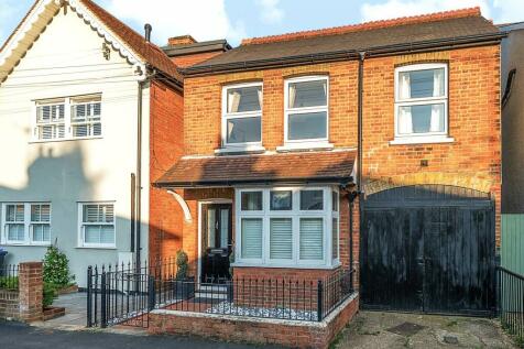 3 bedroom detached house for sale