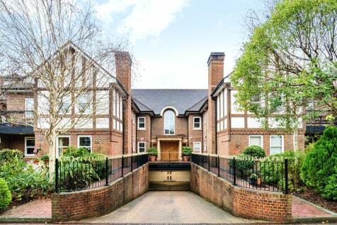 Tudor Grange, 83 Oatlands Drive... 3 bed flat for sale