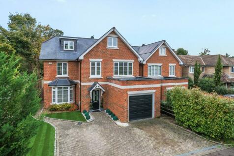 5 bedroom detached house for sale