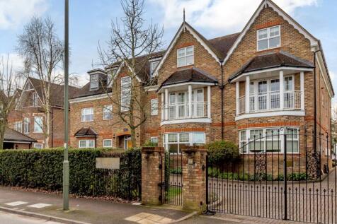 Oatlands Chase, Weybridge, KT13 2 bed apartment for sale