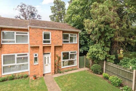 Egerton Place, Weybridge, KT13 4 bed semi