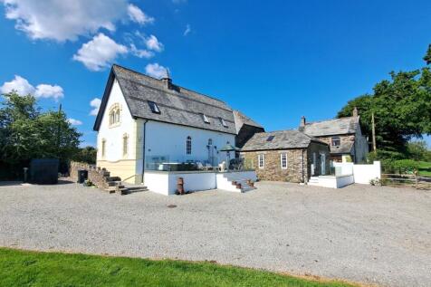 6 bedroom detached house for sale