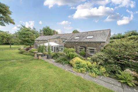 6 bedroom detached house for sale