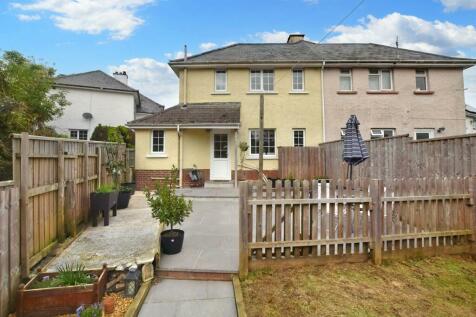 2 bedroom semi-detached house for sale