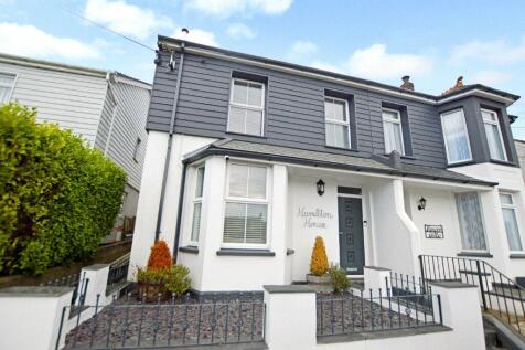 4 bedroom semi-detached house for sale