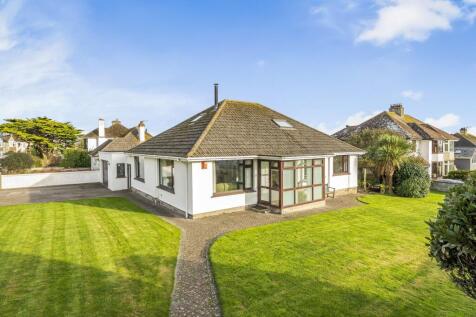 4 bedroom bungalow for sale