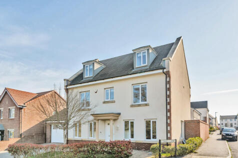 6 bedroom detached house for sale