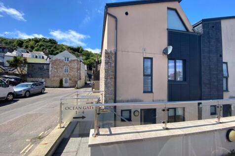 4 bedroom end of terrace house for sale