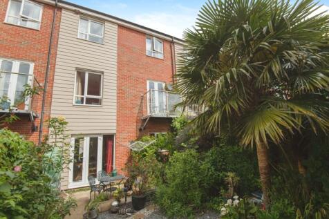 4 bedroom terraced house for sale