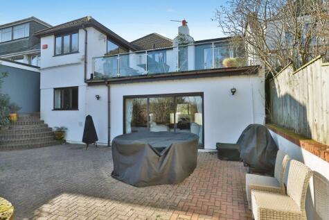 4 bedroom bungalow for sale