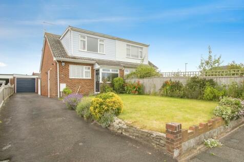 2 bedroom semi-detached house for sale