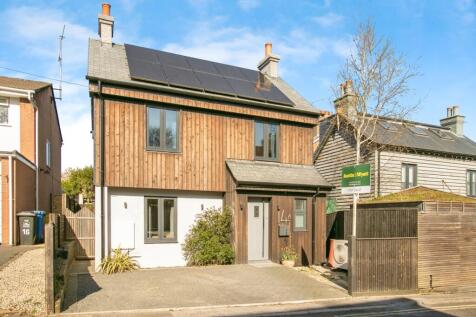 2 bedroom detached house for sale