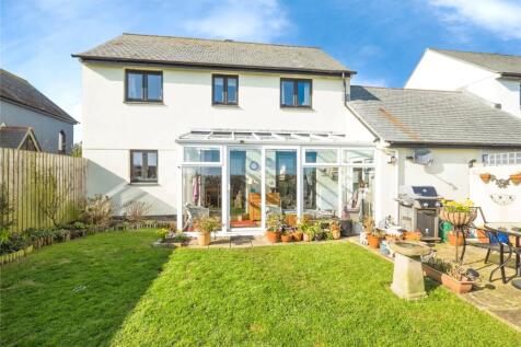 3 bedroom link detached house for sale