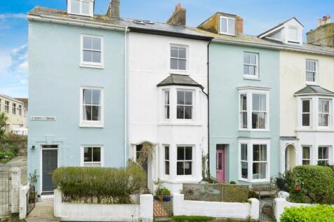 4 bedroom terraced house for sale