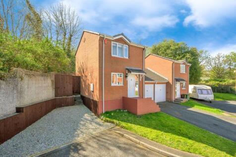 2 bedroom link detached house for sale
