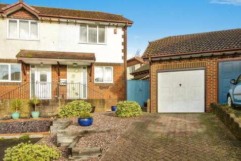 2 bedroom semi-detached house for sale