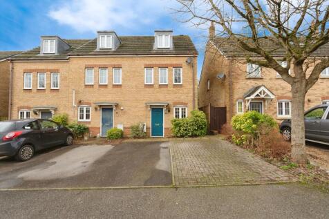 3 bedroom end of terrace house for sale