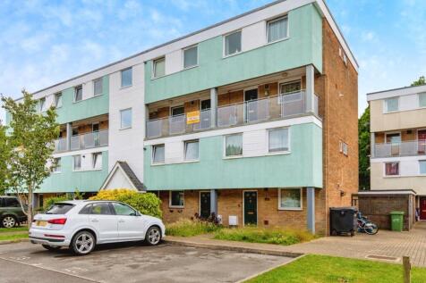 3 bedroom flat for sale