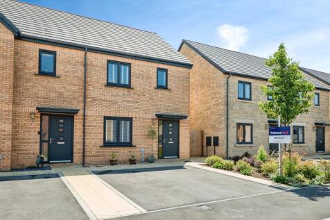 3 bedroom semi-detached house for sale