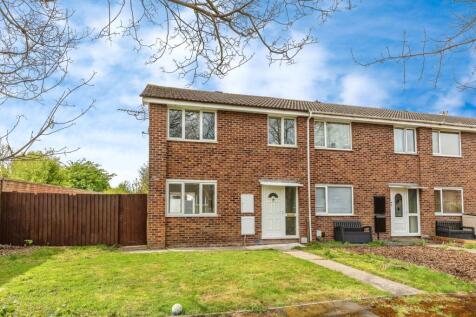 3 bedroom end of terrace house for sale