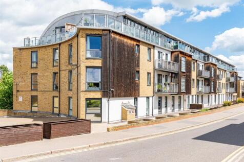 Elder Court, Hertford SG13 2 bed apartment for sale