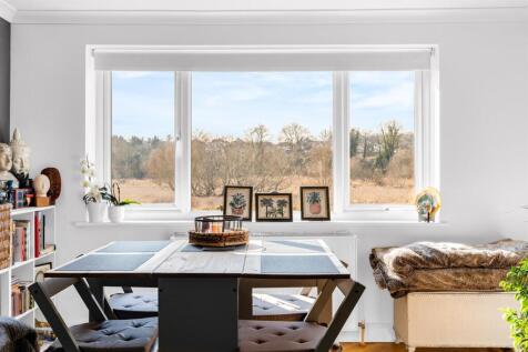 Molewood Road, Hertford SG14 2 bed flat for sale