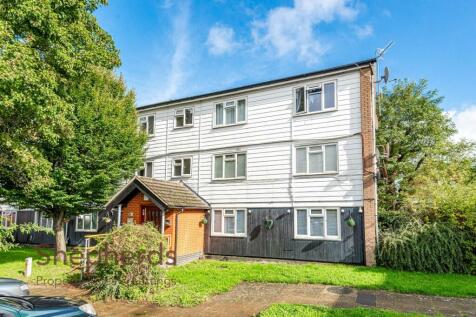 Ogard Road, Hoddesdon EN11 2 bed flat for sale