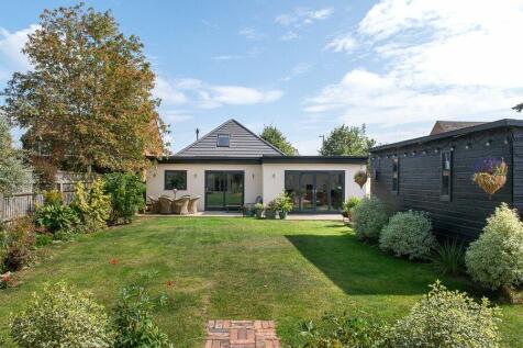 4 bedroom bungalow for sale