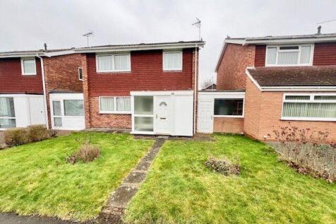 3 bedroom link detached house for sale