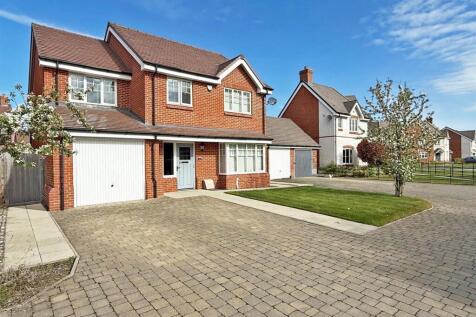 4 bedroom detached house for sale
