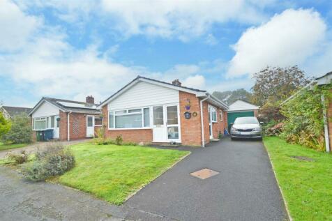 2 bedroom detached bungalow for sale