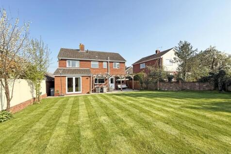 5 bedroom detached house for sale