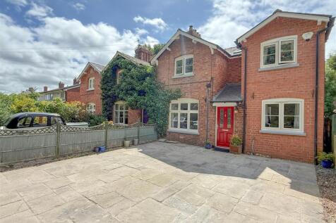 4 bedroom semi-detached house for sale