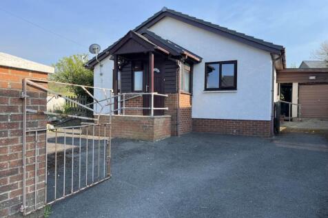 3 bedroom detached bungalow for sale