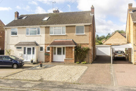 Northleigh Grove, Market Harborough 3 bed semi