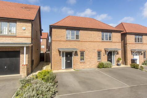2 bedroom semi-detached house for sale