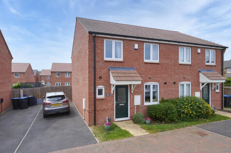 3 bedroom semi-detached house for sale