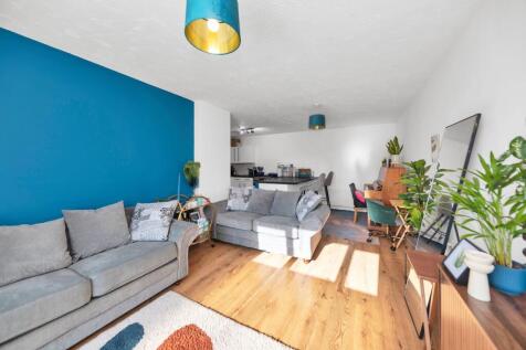 Moorgate, Leadenhall, Milton Keynes, MK6 2 bed apartment for sale
