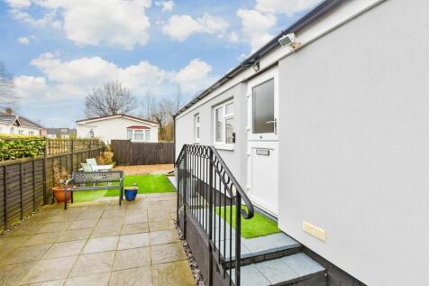 2 bedroom park home for sale