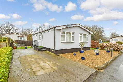 Three Arch Road, Redhill, Surrey 2 bed park home for sale
