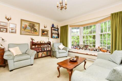 4 bedroom end of terrace house for sale