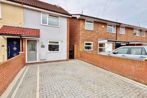 2 bedroom end of terrace house for sale