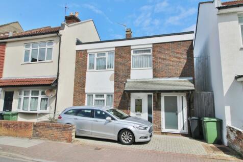 4 bedroom end of terrace house for sale